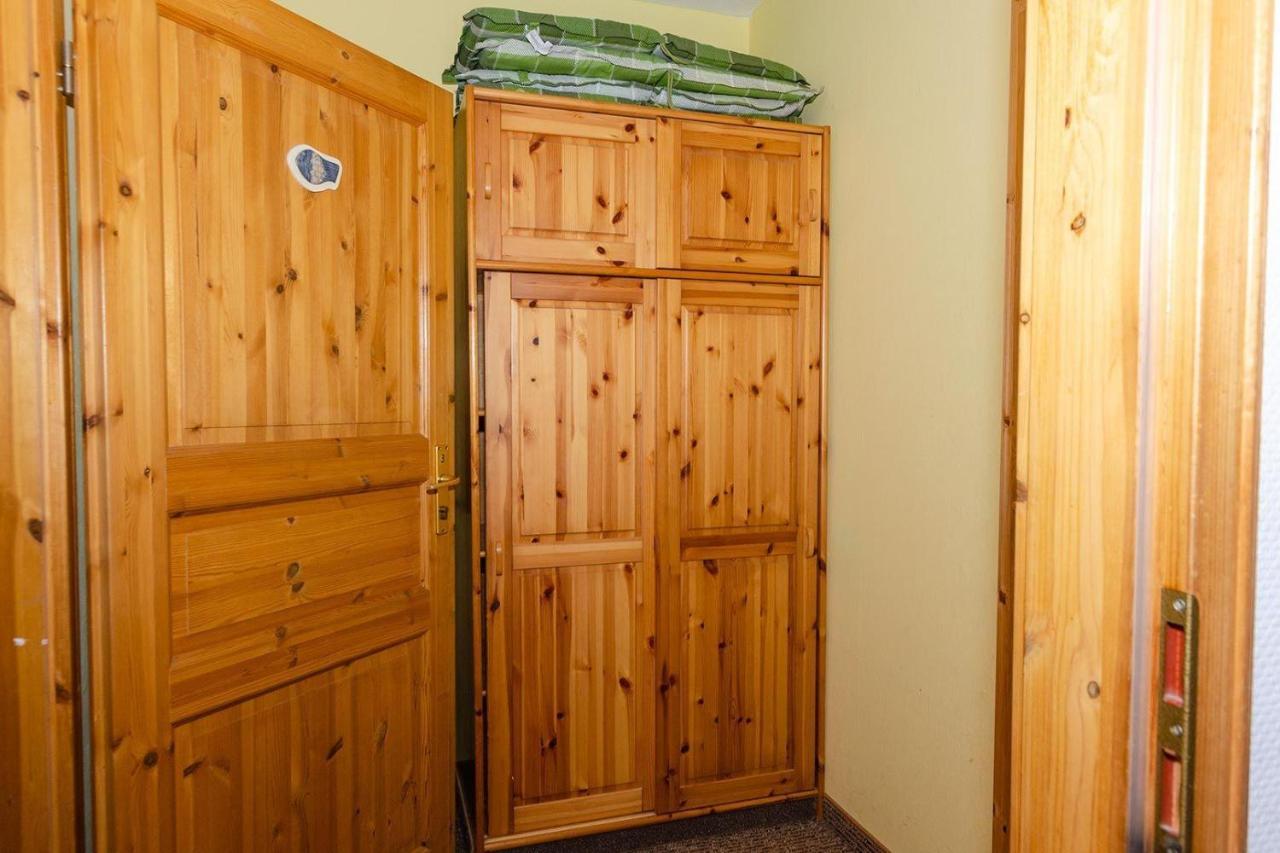 3-R-Ferienwohnung-Fuer-4-Personen-In-Schaprode-Auf-Ruegen-Zi3 Екстер'єр фото