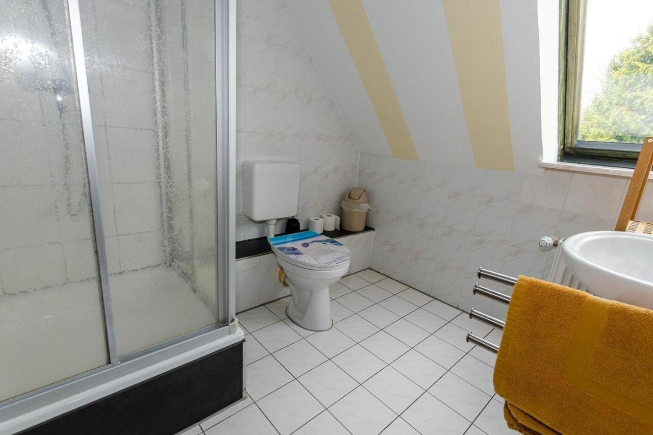 3-R-Ferienwohnung-Fuer-4-Personen-In-Schaprode-Auf-Ruegen-Zi3 Екстер'єр фото